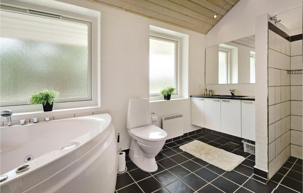 7 Bedroom Stunning Home In Herning Kølkær Zewnętrze zdjęcie